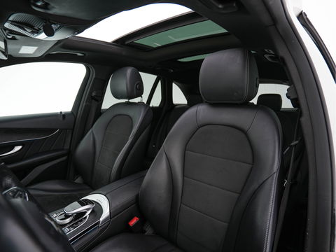 Mercedes-Benz GLC 250 4MATIC Premium AMG-Sportpack Aut. *PANO | LEATHER-MICROFIBRE | FULL-LED | BLINDSPOT | SPORT-SEATS | NAVI-FULLMAP | CAMERA | SHIFT-PADDLES | AMBIENT-LIGHT | HEATED-SEATS | TOWBAR | 19''ALU*