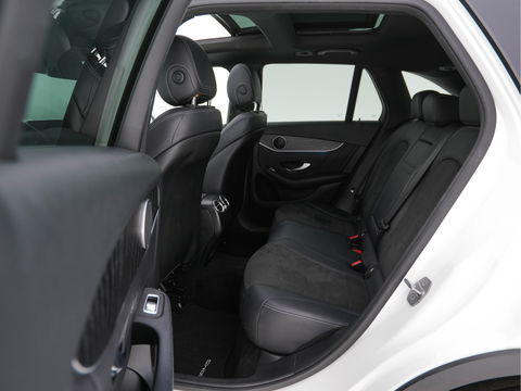 Mercedes-Benz GLC 250 4MATIC Premium AMG-Sportpack Aut. *PANO | LEATHER-MICROFIBRE | FULL-LED | BLINDSPOT | SPORT-SEATS | NAVI-FULLMAP | CAMERA | SHIFT-PADDLES | AMBIENT-LIGHT | HEATED-SEATS | TOWBAR | 19''ALU*