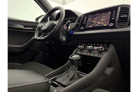 Škoda Karoq 1.5 TSI ACT 150PK Sportline Business Pano Sfeer Carplay Virtual Camera LED Clima Cruise Navi PDC 19''LMV