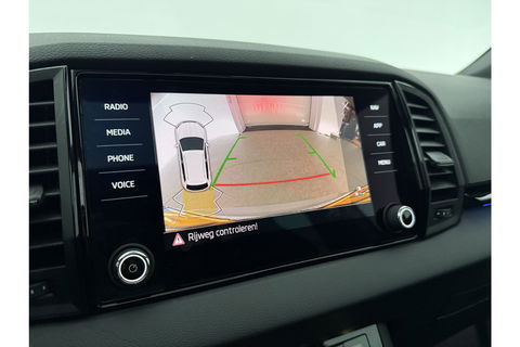 Škoda Karoq 1.5 TSI ACT 150PK Sportline Business Pano Sfeer Carplay Virtual Camera LED Clima Cruise Navi PDC 19''LMV