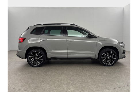 Škoda Karoq 1.5 TSI ACT 150PK Sportline Business Pano Sfeer Carplay Virtual Camera LED Clima Cruise Navi PDC 19''LMV