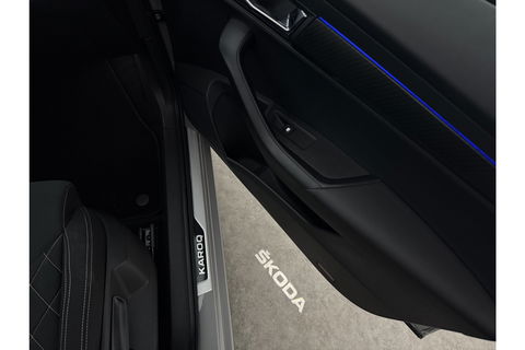 Škoda Karoq 1.5 TSI ACT 150PK Sportline Business Pano Sfeer Carplay Virtual Camera LED Clima Cruise Navi PDC 19''LMV
