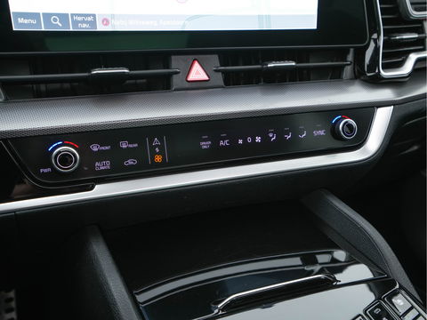 Kia Sportage 1.6 T-GDi Hybrid GT-Line Aut. *PANO | LEATHER-ALCANTARA | ADAPTIVE-CRUISE | FULL-LED | LEATHER-MICROFIBRE | SPORT-SEATS | WIDE-SCREEN-COCKPIT | BLINDSPOT | NAVI-FULLMAP | DAB+ | CAMERA | ECC | HEATED-SEATS | SHIFT-PA