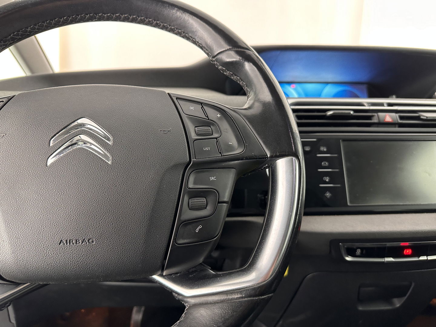 Citroën Grand C4 Picasso 1.6 BlueHDi Shine [ 7-Pers ] *NAVI-FULLMAP | DIGI-COCKPIT | CAMERA | COMFORT-SEATS | KEYLESS | ECC | TOWBAR | PDC | CRUISE | 17''ALU*