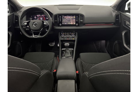 Škoda Karoq 1.5 TSI ACT 150PK Sportline Business DSG Pano Sfeer Trekhaak LED Virtual Camera Carplay Clima Cruise Navi PDC 19"LMV