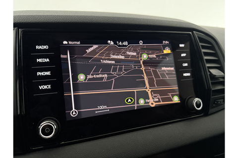 Škoda Karoq 1.5 TSI ACT 150PK Sportline Business DSG Pano Sfeer Trekhaak LED Virtual Camera Carplay Clima Cruise Navi PDC 19"LMV