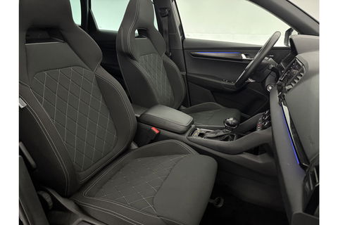 Škoda Karoq 1.5 TSI ACT 150PK Sportline Business DSG Pano Sfeer Trekhaak LED Virtual Camera Carplay Clima Cruise Navi PDC 19"LMV
