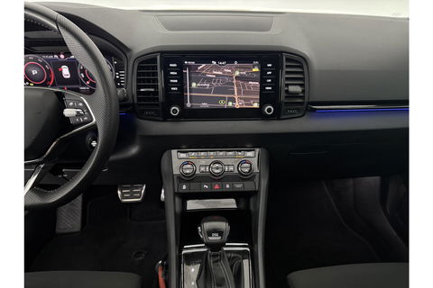 Škoda Karoq 1.5 TSI ACT 150PK Sportline Business DSG Pano Sfeer Trekhaak LED Virtual Camera Carplay Clima Cruise Navi PDC 19"LMV
