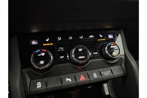 Škoda Karoq 1.5 TSI ACT 150PK Sportline Business DSG Pano Sfeer Trekhaak LED Virtual Camera Carplay Clima Cruise Navi PDC 19"LMV