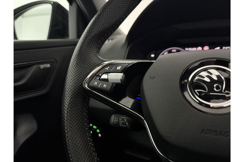 Škoda Karoq 1.5 TSI ACT 150PK Sportline Business DSG Pano Sfeer Trekhaak LED Virtual Camera Carplay Clima Cruise Navi PDC 19"LMV