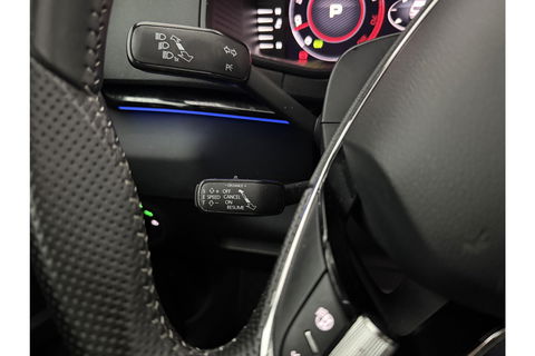 Škoda Karoq 1.5 TSI ACT 150PK Sportline Business DSG Pano Sfeer Trekhaak LED Virtual Camera Carplay Clima Cruise Navi PDC 19"LMV