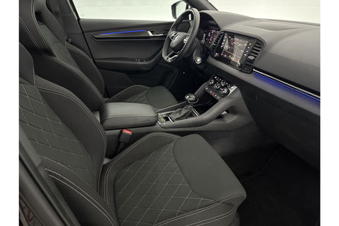 Škoda Karoq 1.5 TSI ACT 150PK Sportline Business DSG Pano Sfeer Trekhaak LED Virtual Camera Carplay Clima Cruise Navi PDC 19"LMV