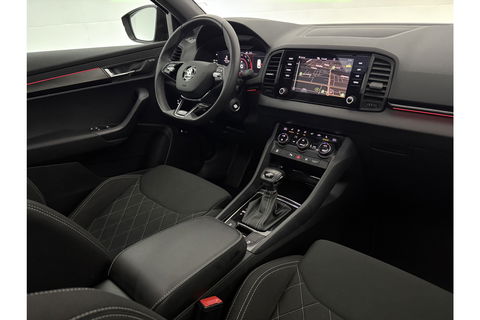 Škoda Karoq 1.5 TSI ACT 150PK Sportline Business DSG Pano Sfeer Trekhaak LED Virtual Camera Carplay Clima Cruise Navi PDC 19"LMV