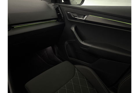 Škoda Karoq 1.5 TSI ACT 150PK Sportline Business DSG Pano Sfeer Trekhaak LED Virtual Camera Carplay Clima Cruise Navi PDC 19"LMV
