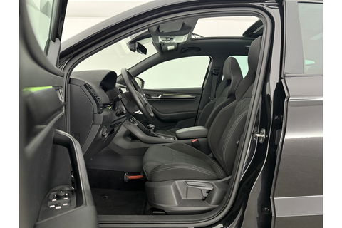 Škoda Karoq 1.5 TSI ACT 150PK Sportline Business DSG Pano Sfeer Trekhaak LED Virtual Camera Carplay Clima Cruise Navi PDC 19"LMV