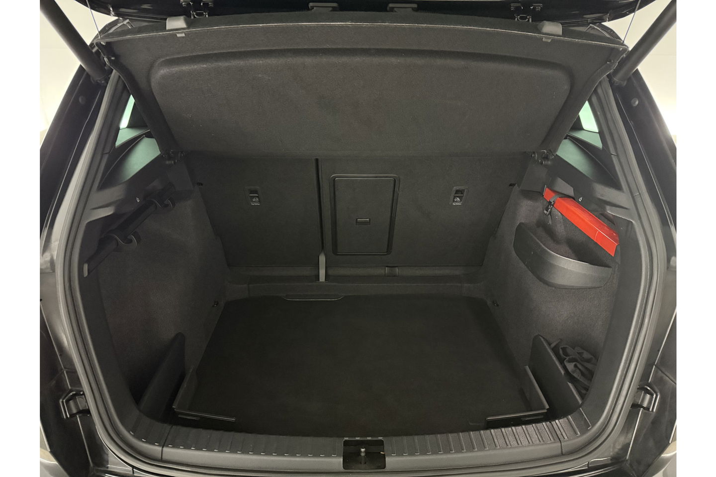 Škoda Karoq 1.5 TSI ACT 150PK Sportline Business DSG Pano Sfeer Trekhaak LED Virtual Camera Carplay Clima Cruise Navi PDC 19"LMV
