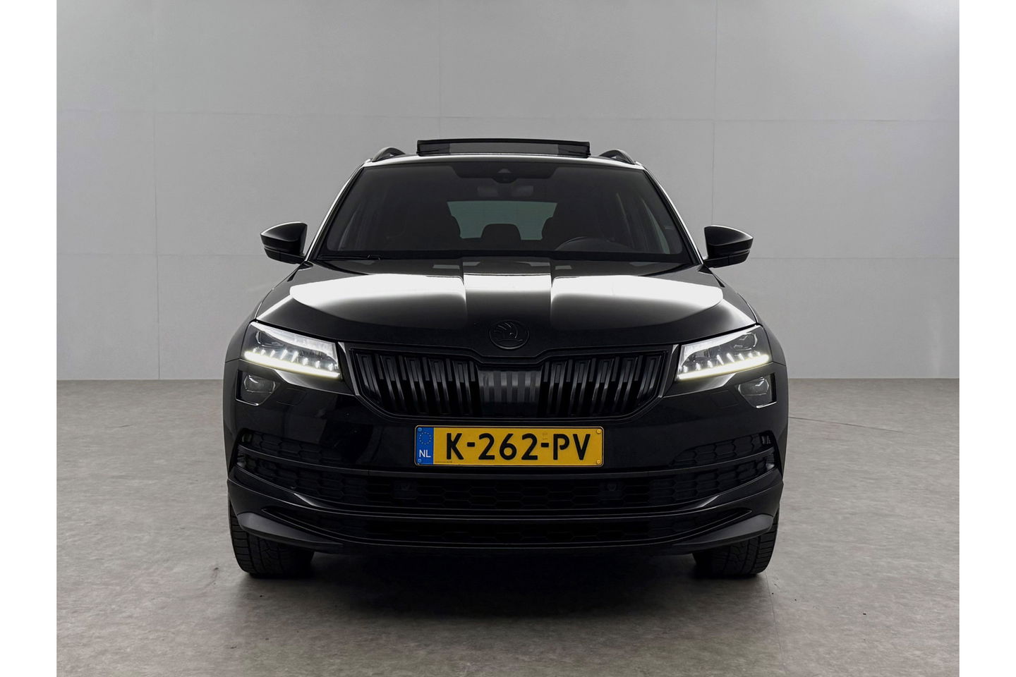 Škoda Karoq 1.5 TSI ACT 150PK Sportline Business DSG Pano Sfeer Trekhaak LED Virtual Camera Carplay Clima Cruise Navi PDC 19"LMV