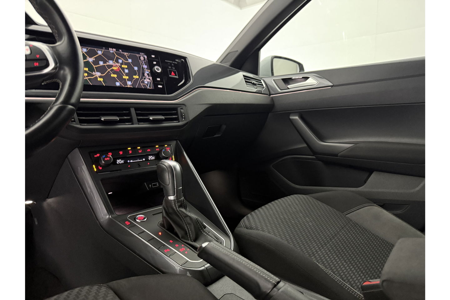 Volkswagen Polo 1.6 TDI Highline R-Line DSG Camera Virtual LED Clima Cruise Navi PDC 18''LMV Stoelverw.