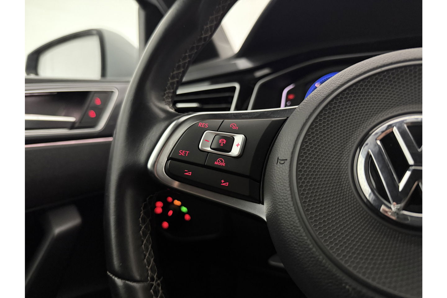 Volkswagen Polo 1.6 TDI Highline R-Line DSG Camera Virtual LED Clima Cruise Navi PDC 18''LMV Stoelverw.