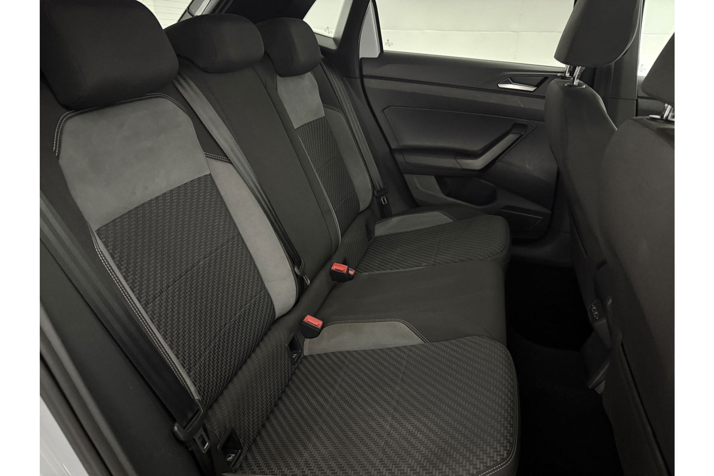 Volkswagen Polo 1.6 TDI Highline R-Line DSG Camera Virtual LED Clima Cruise Navi PDC 18''LMV Stoelverw.
