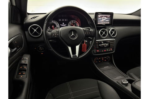 Mercedes-Benz A-Klasse 180 Ambition Automaat Clima LED Cruise PDC 18"LMV