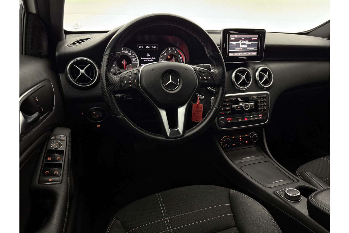 Mercedes-Benz A-Klasse 180 Ambition Automaat Clima LED Cruise PDC 18"LMV