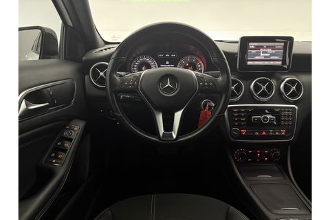 Mercedes-Benz A-Klasse 180 Ambition Automaat Clima LED Cruise PDC 18"LMV