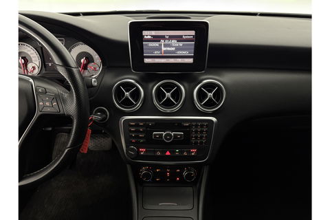 Mercedes-Benz A-Klasse 180 Ambition Automaat Clima LED Cruise PDC 18"LMV