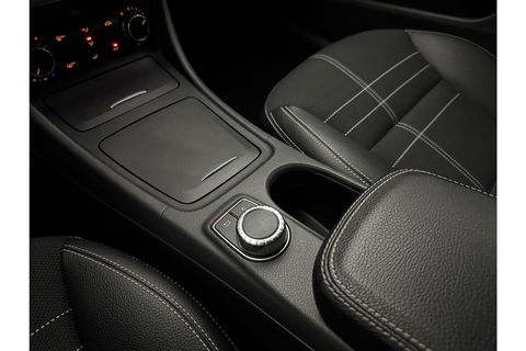 Mercedes-Benz A-Klasse 180 Ambition Automaat Clima LED Cruise PDC 18"LMV