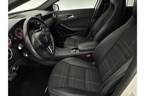 Mercedes-Benz A-Klasse 180 Ambition Automaat Clima LED Cruise PDC 18"LMV