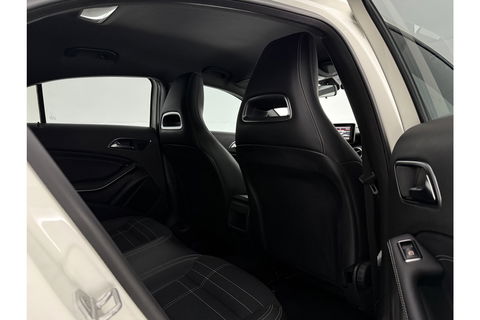 Mercedes-Benz A-Klasse 180 Ambition Automaat Clima LED Cruise PDC 18"LMV