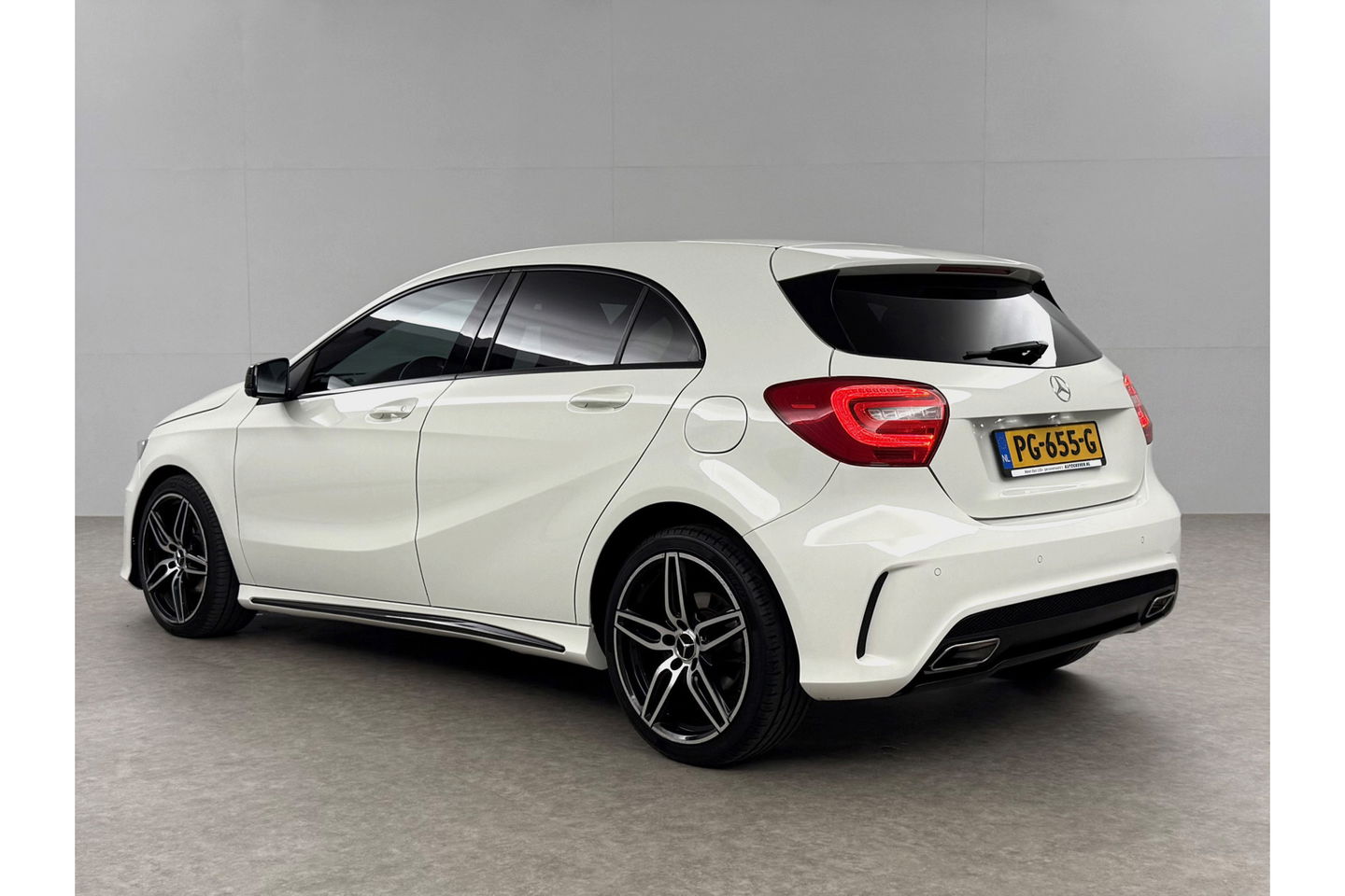 Mercedes-Benz A-Klasse 180 Ambition Automaat Clima LED Cruise PDC 18"LMV