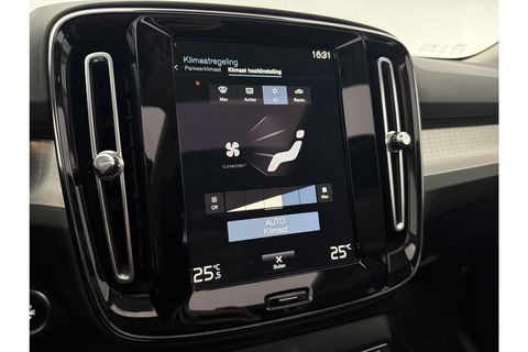 Volvo XC40 1.5 T5 Recharge Inscription 262PK Hybride Pano Virtual LED Carplay Cruise Clima Navi PDC 19''LMV