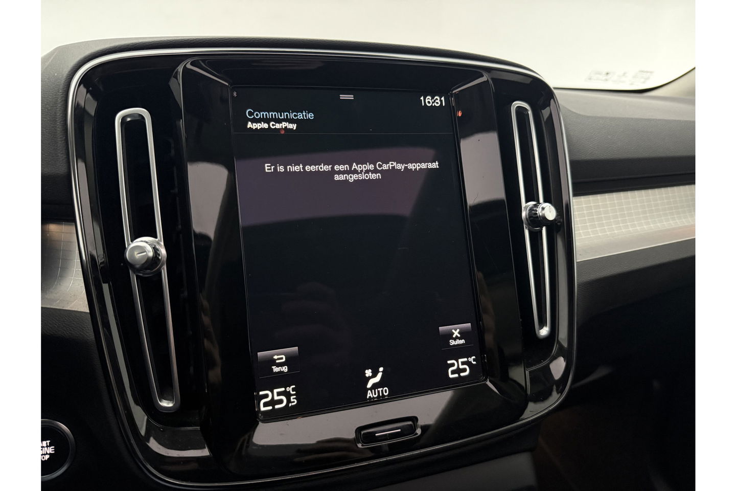 Volvo XC40 1.5 T5 Recharge Inscription 262PK Hybride Pano Virtual LED Carplay Cruise Clima Navi PDC 19''LMV