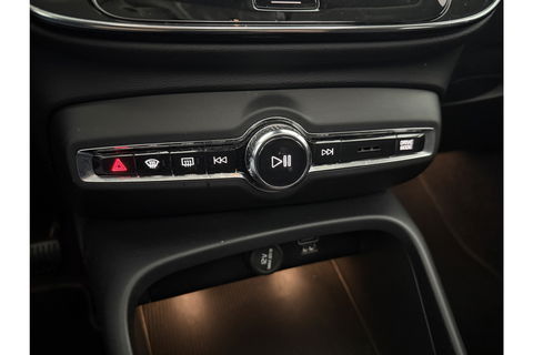 Volvo XC40 1.5 T5 Recharge Inscription 262PK Hybride Pano Virtual LED Carplay Cruise Clima Navi PDC 19''LMV