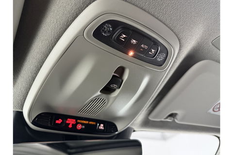 Volvo XC40 1.5 T5 Recharge Inscription 262PK Hybride Pano Virtual LED Carplay Cruise Clima Navi PDC 19''LMV