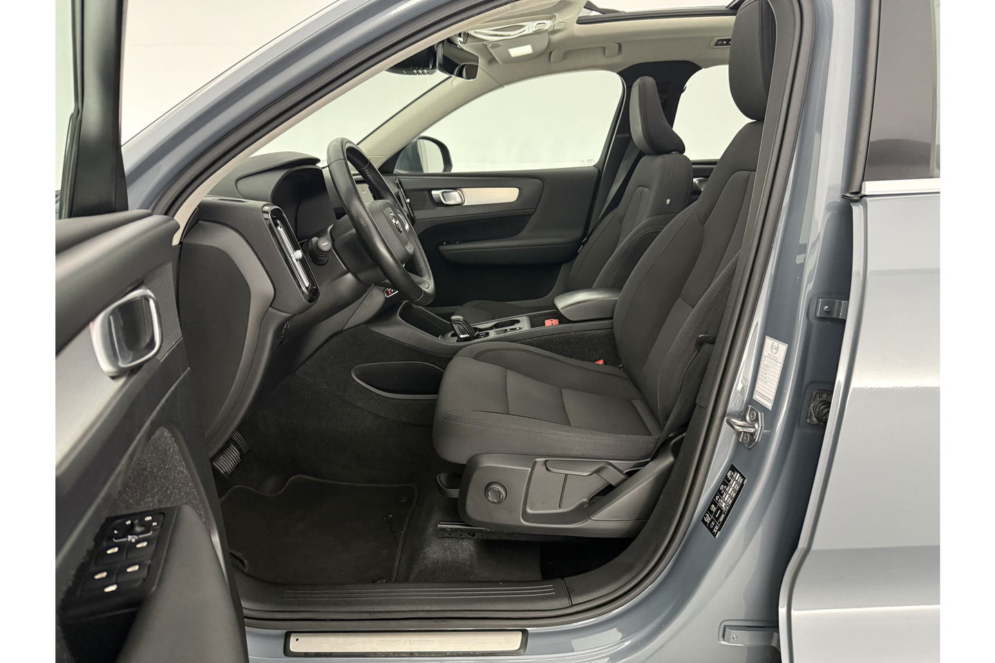 Volvo XC40 1.5 T5 Recharge Inscription 262PK Hybride Pano Virtual LED Carplay Cruise Clima Navi PDC 19''LMV