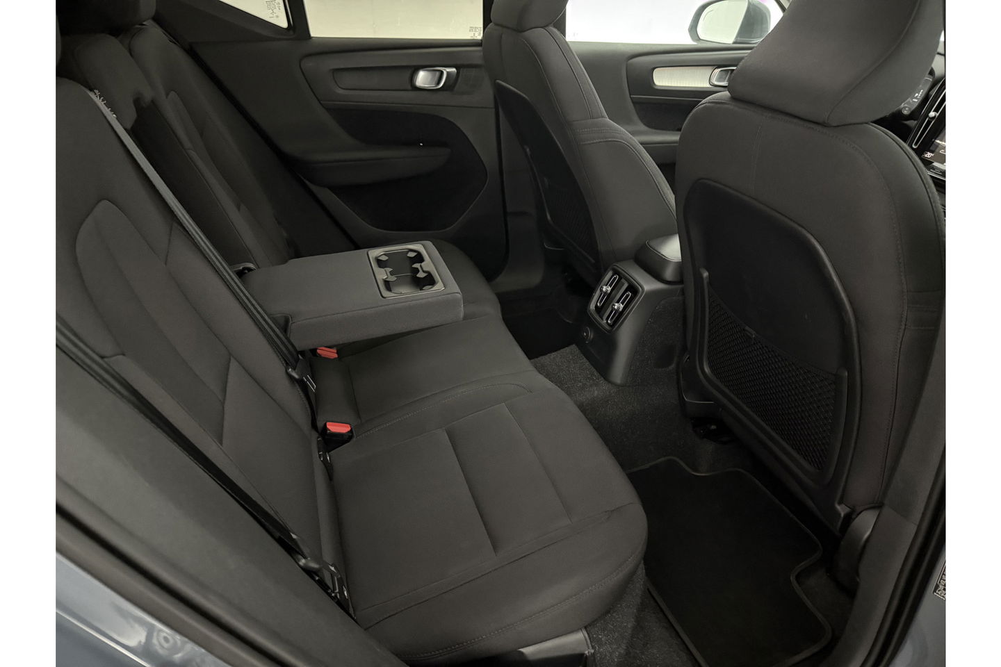 Volvo XC40 1.5 T5 Recharge Inscription 262PK Hybride Pano Virtual LED Carplay Cruise Clima Navi PDC 19''LMV
