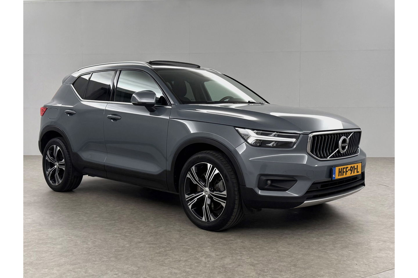 Volvo XC40 1.5 T5 Recharge Inscription 262PK Hybride Pano Virtual LED Carplay Cruise Clima Navi PDC 19''LMV