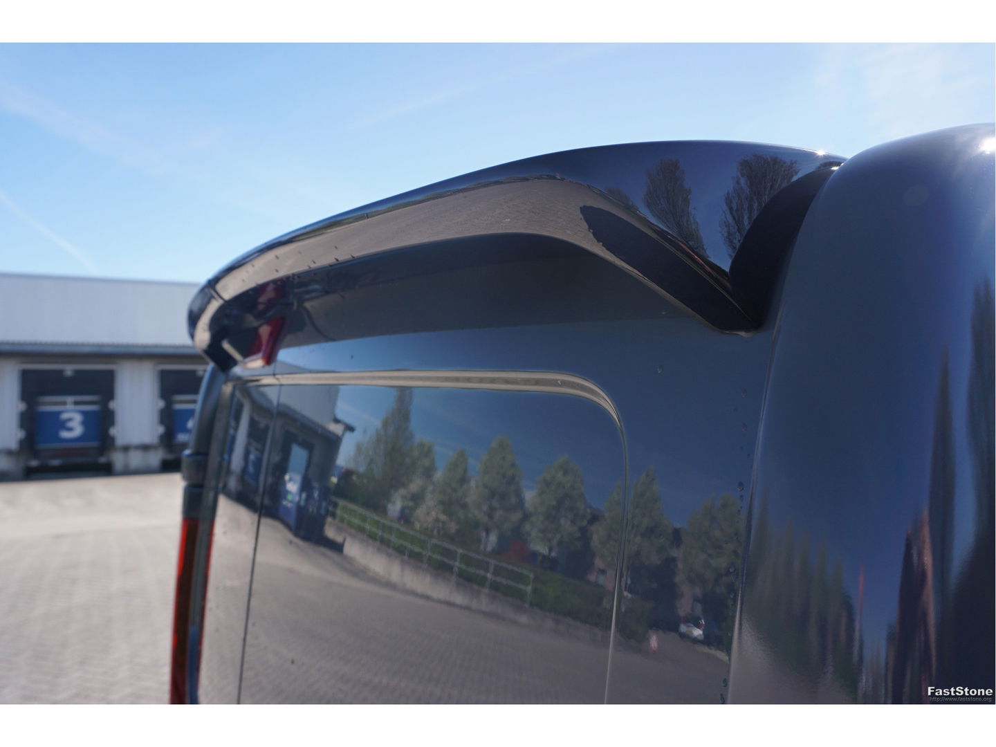Renault Trafic 170PK L2H1 URBAN EDITION EDC AUT BPM VRIJ!! Navi, 18" LM, Betimmering, Trekhaak, 2x Schuifdeur!! NR. 475