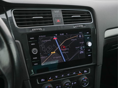 Volkswagen e-Golf E-DITION (INCL-BTW) *VIENNA-FULL-LEATHER | DIGI-COCKPIT | FULL-LED | ADAPTIVE-CRUISE | DYNAUDIO | NAVI-FULLMAP | CAMERA | DAB+ | SPORT-SEATS | HEATED-SEATS | CCS-FASTLOADER | ECC | PDC | 18''ALU*