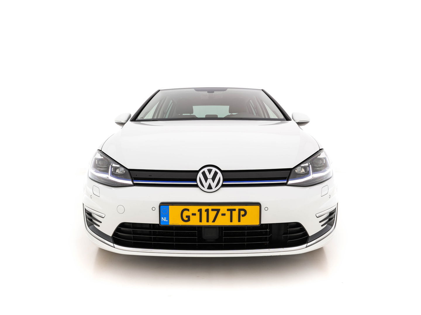 Volkswagen e-Golf E-DITION (INCL-BTW) *VIENNA-FULL-LEATHER | DIGI-COCKPIT | FULL-LED | ADAPTIVE-CRUISE | DYNAUDIO | NAVI-FULLMAP | CAMERA | DAB+ | SPORT-SEATS | HEATED-SEATS | CCS-FASTLOADER | ECC | PDC | 18''ALU*