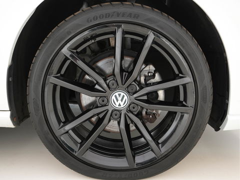 Volkswagen e-Golf E-DITION (INCL-BTW) *VIENNA-FULL-LEATHER | DIGI-COCKPIT | FULL-LED | ADAPTIVE-CRUISE | DYNAUDIO | NAVI-FULLMAP | CAMERA | DAB+ | SPORT-SEATS | HEATED-SEATS | CCS-FASTLOADER | ECC | PDC | 18''ALU*