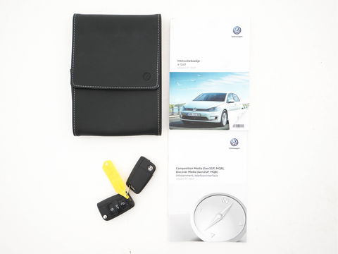 Volkswagen e-Golf E-DITION (INCL-BTW) *VIENNA-FULL-LEATHER | DIGI-COCKPIT | FULL-LED | ADAPTIVE-CRUISE | DYNAUDIO | NAVI-FULLMAP | CAMERA | DAB+ | SPORT-SEATS | HEATED-SEATS | CCS-FASTLOADER | ECC | PDC | 18''ALU*