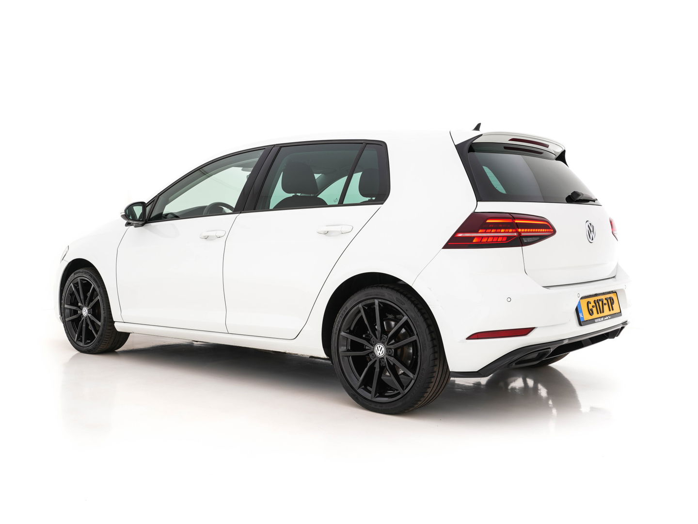Volkswagen e-Golf E-DITION (INCL-BTW) *VIENNA-FULL-LEATHER | DIGI-COCKPIT | FULL-LED | ADAPTIVE-CRUISE | DYNAUDIO | NAVI-FULLMAP | CAMERA | DAB+ | SPORT-SEATS | HEATED-SEATS | CCS-FASTLOADER | ECC | PDC | 18''ALU*