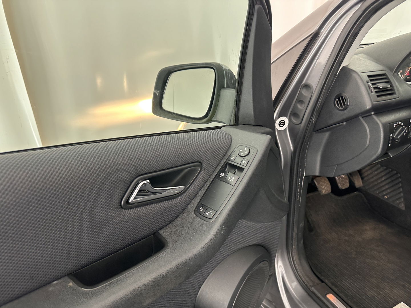 Mercedes-Benz A-Klasse 160 Blue Efficiency Business Class *NAVI | AIRCO | COMFORT-SEATS | TOWBAR | 16''ALU *