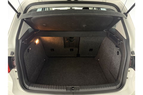 Volkswagen Tiguan 2.0 TDI 4motion 140PK DSG 4x4 Camera Trekhaak Clima Cruise Navigatie 16''LMV