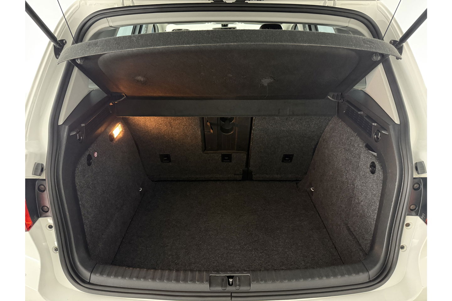 Volkswagen Tiguan 2.0 TDI 4motion 140PK DSG 4x4 Camera Trekhaak Clima Cruise Navigatie 16''LMV
