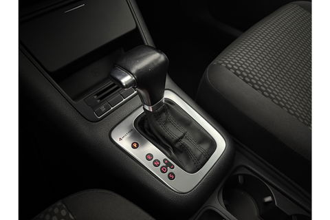 Volkswagen Tiguan 2.0 TDI 4motion 140PK DSG 4x4 Camera Trekhaak Clima Cruise Navigatie 16''LMV