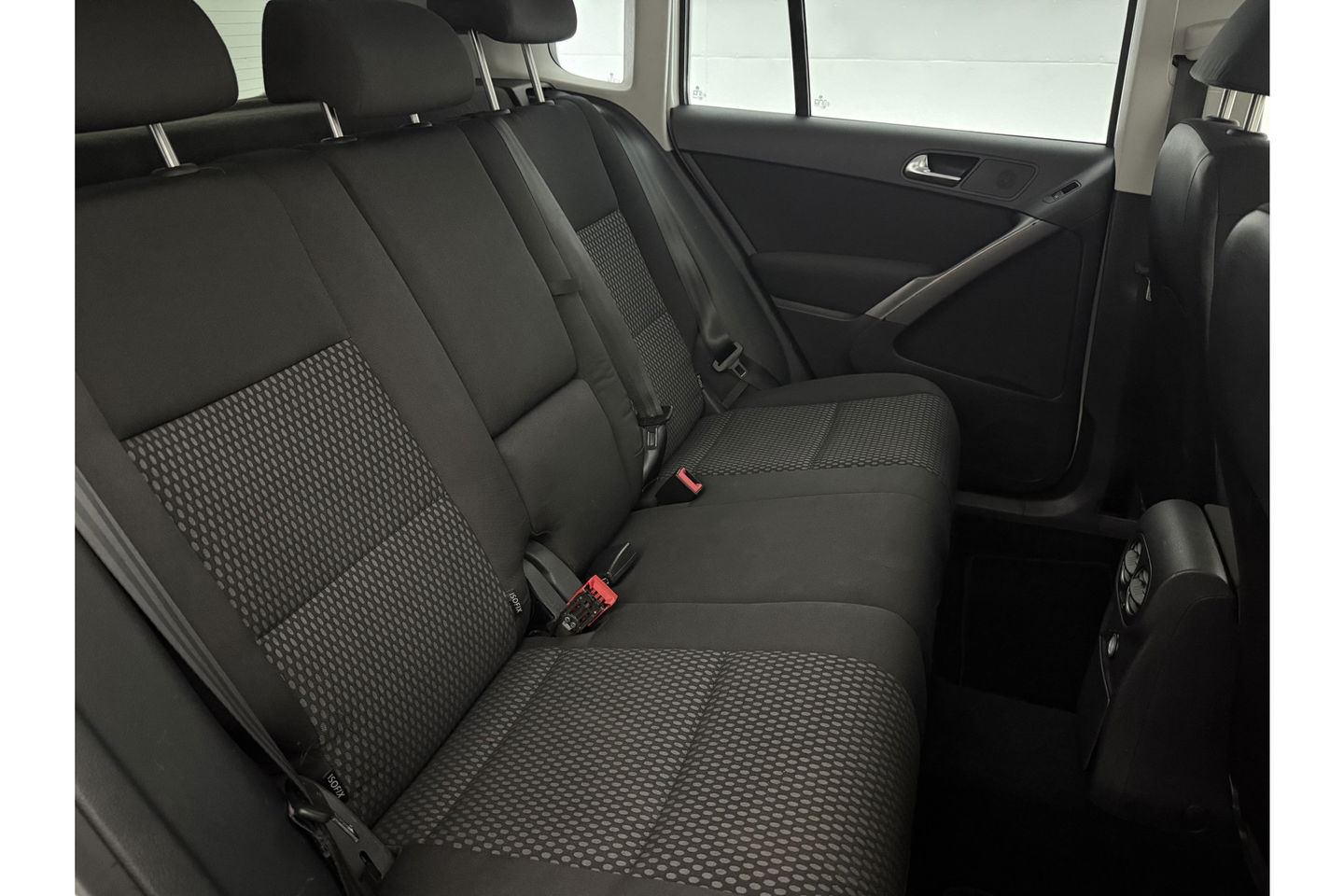 Volkswagen Tiguan 2.0 TDI 4motion 140PK DSG 4x4 Camera Trekhaak Clima Cruise Navigatie 16''LMV